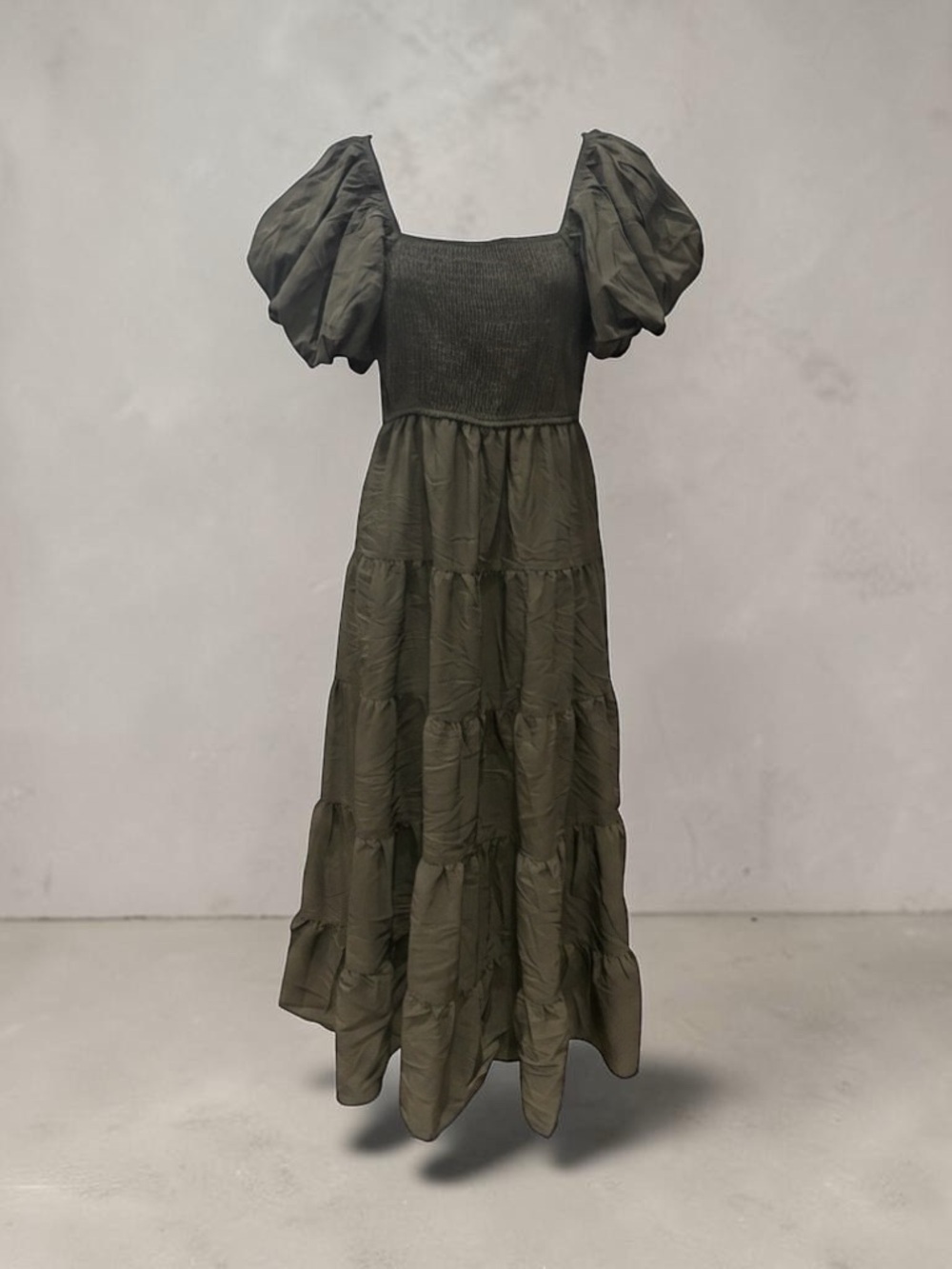 Lillusory Smocked Tiered Midi Dress – NWT – Size Small